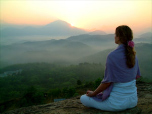 download-meditation-woman-mountain